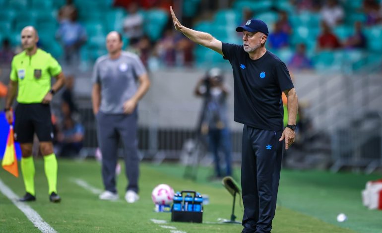 Grêmio é superado pelo Bahia em Salvador pelo Campeonato Brasileiro