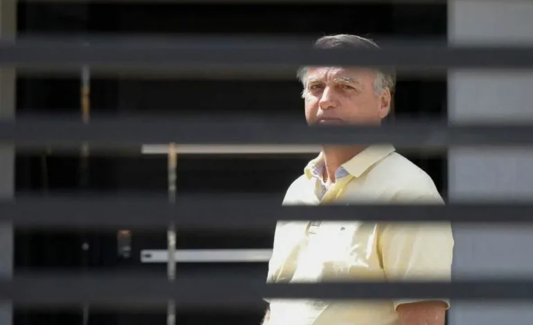 Ex-presidente Bolsonaro completa uma semana preso sem grandes manifestações