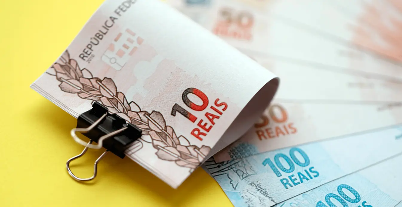 Salário mínimo 2026: nova previsão aponta reajuste de 7,18%