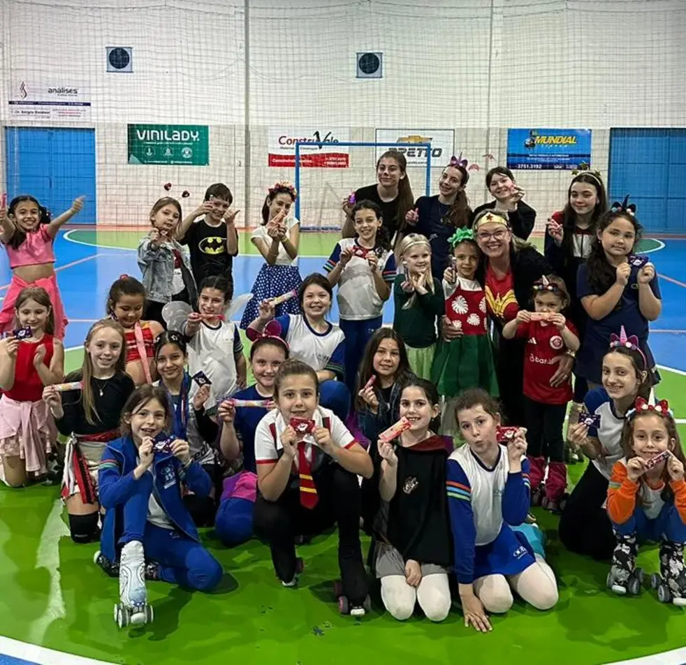 Espetáculo natalino de patinação artística agita Encantado