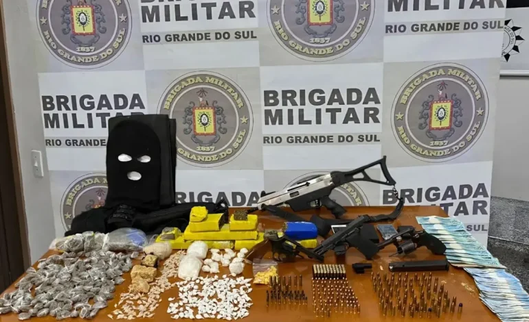 Brigada Militar apreende arsenal e drogas em Encantado