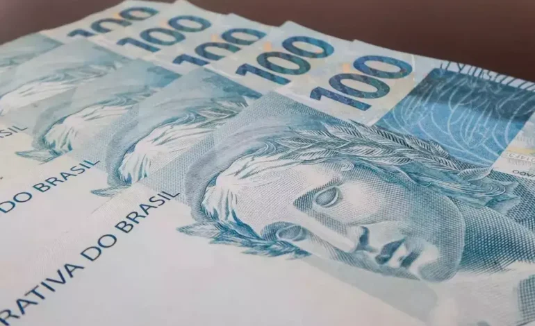 Salário mínimo será de R$ 1.621 em 2026 com reajuste de R$ 103