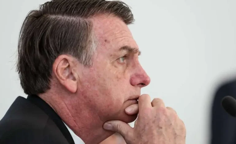 Bolsonaro: Cirurgia de hérnia e risco de novo procedimento