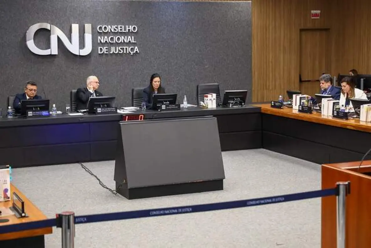 Teto para verbas indenizatórias ganha apoio no Judiciário