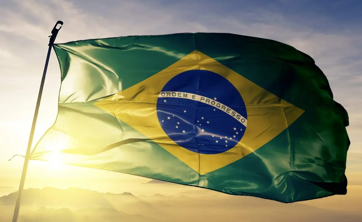 Desemprego no Brasil cai para menor nível histórico em novembro