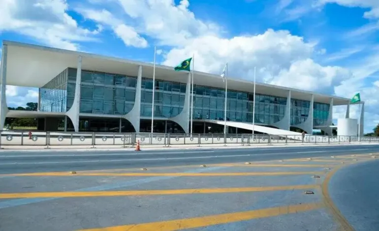 Principais movimentos políticos e ações públicas em dezembro