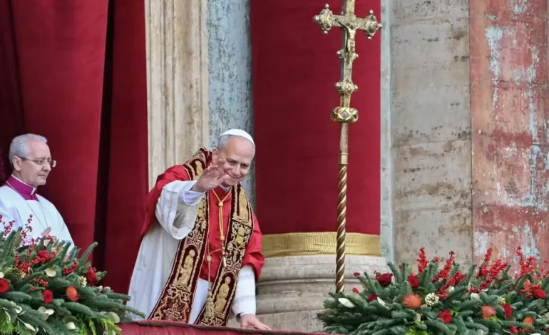 Papa Leão XIV pede paz em Gaza e Ucrânia em 1º Natal