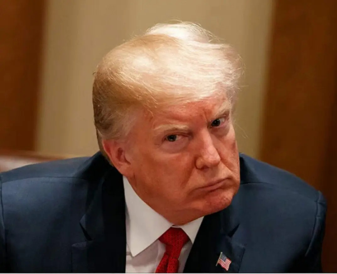 Trump mistura votos de Natal com ataques políticos em mensagem polêmica