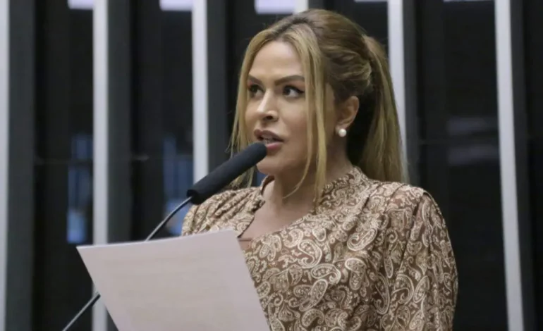 Inscrição vetada a bacharéis condenados e principais destaques políticos