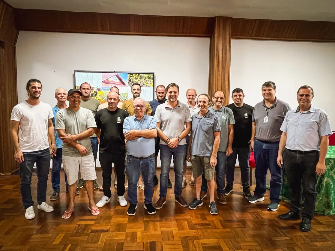Prefeitura entrega R$ 97 Mil para Fortalecer Produtores Rurais de Encantado