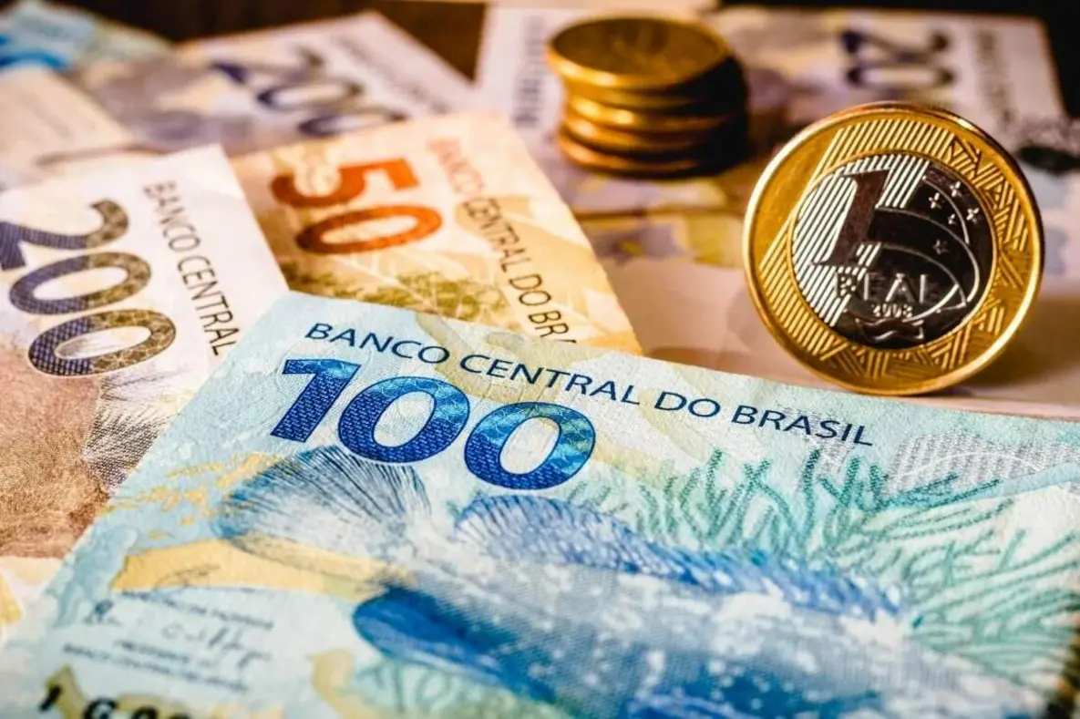 Economizar é a prioridade máxima dos brasileiros para 2026