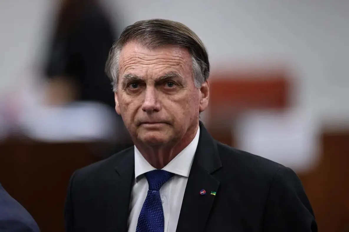 Saúde do ex-presidente Jair Bolsonaro segue estável após novo procedimento
