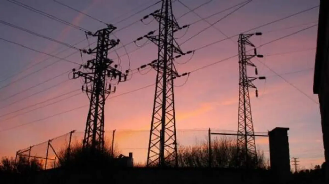 CEEE é proibida de desligar energia no litoral norte do RS até 2026