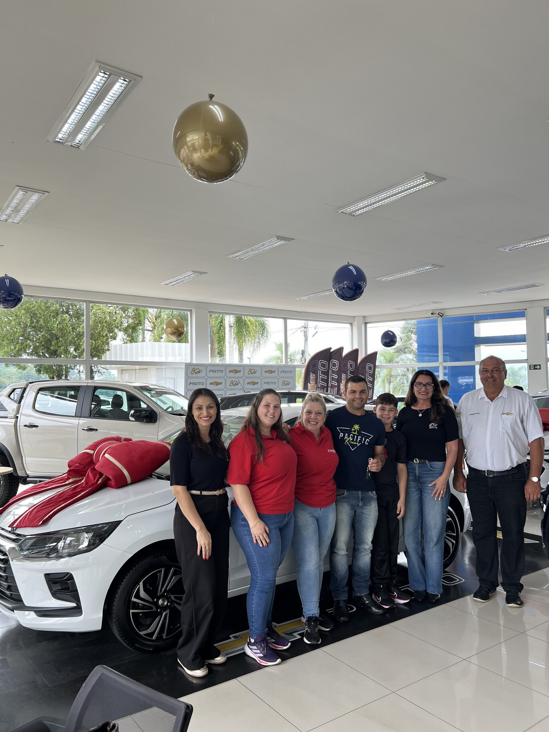 ACI-E entrega automóvel zero quilômetro ao ganhador da campanha Acelera Premiado