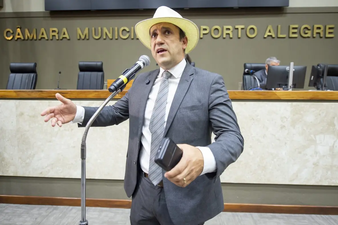 Moisés Barboza assume presidência da Câmara de Porto Alegre