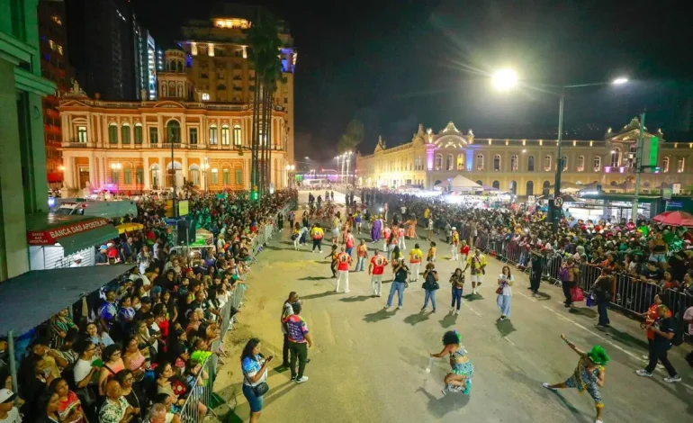 Descida da Borges marca início do Carnaval 2026 em Porto Alegre