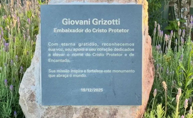 Giovani Grizotti: A Voz que Amplifica a Fé do Cristo Protetor de Encantado