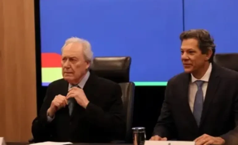 Ministros Haddad e Lewandowski pedem para deixar o governo Lula