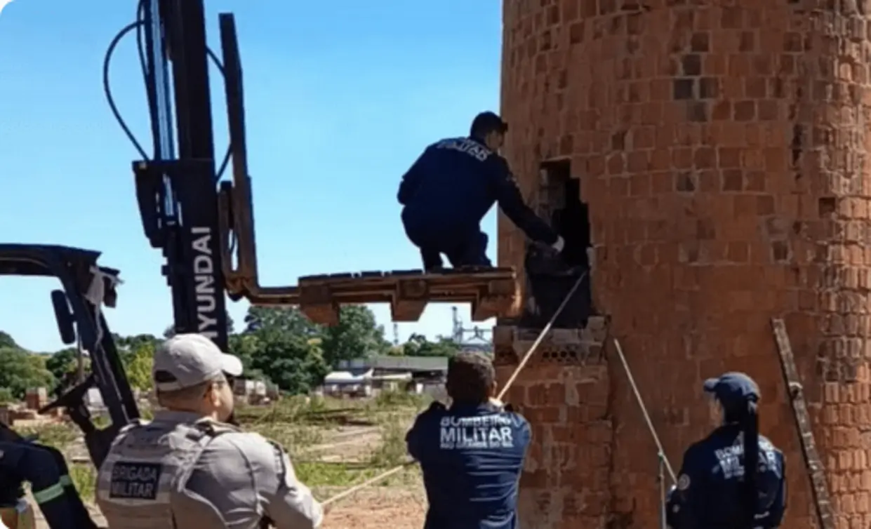 Homem em situação de rua é resgatado após dois dias preso em chaminé de olaria