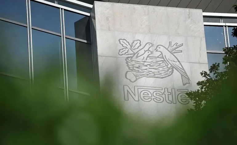 Anvisa proíbe venda de lotes de fórmula infantil da Nestlé por risco de toxina