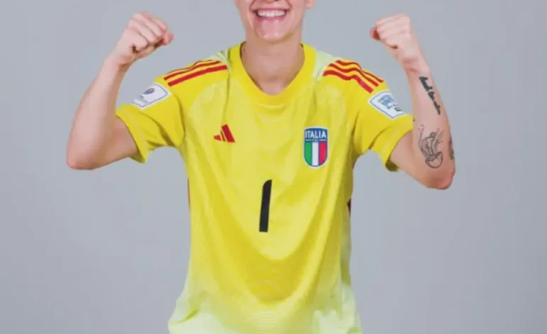 Ana Carolina Caliari Sestari é eleita a melhor goleira do mundo no futsal