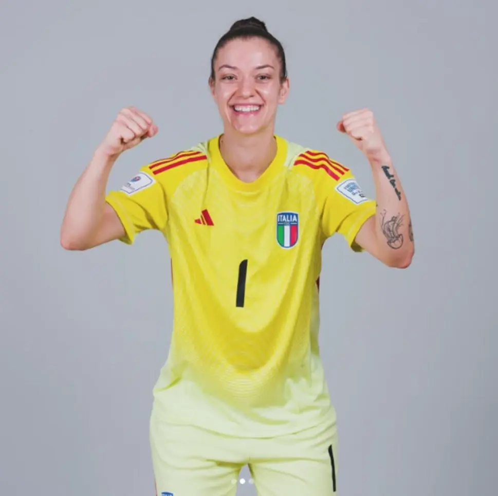 Ana Carolina Caliari Sestari é eleita a melhor goleira do mundo no futsal