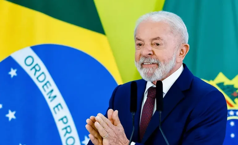 Lula sanciona política de incentivo a professores no ensino básico