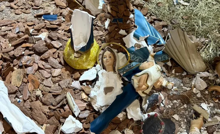 Vandalismo a templos fere a comunidade e a história
