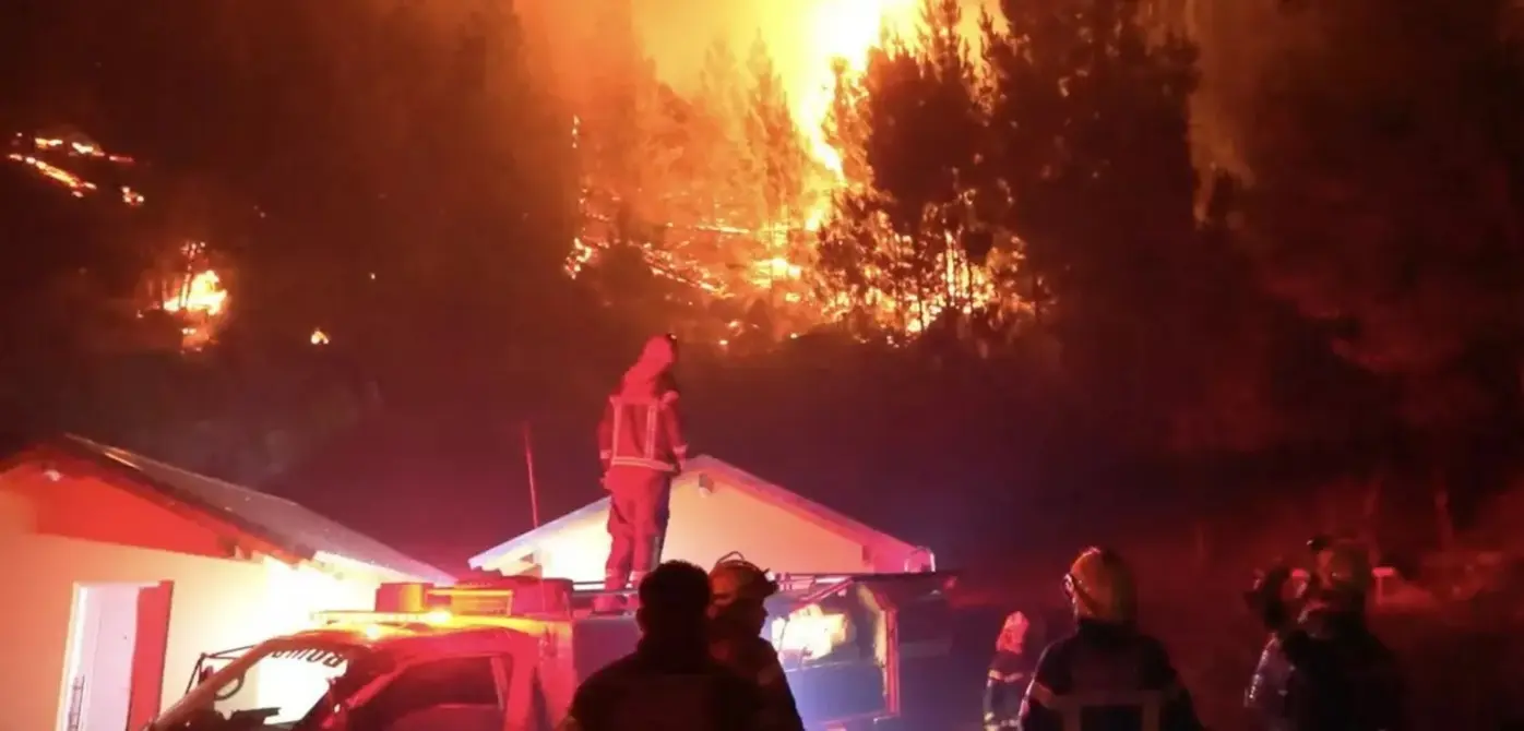 Incêndio na Patagônia argentina consome vasta área de mata nativa