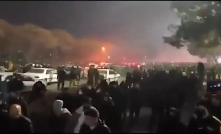 Mais de 500 mortos na repressão aos protestos no Irã
