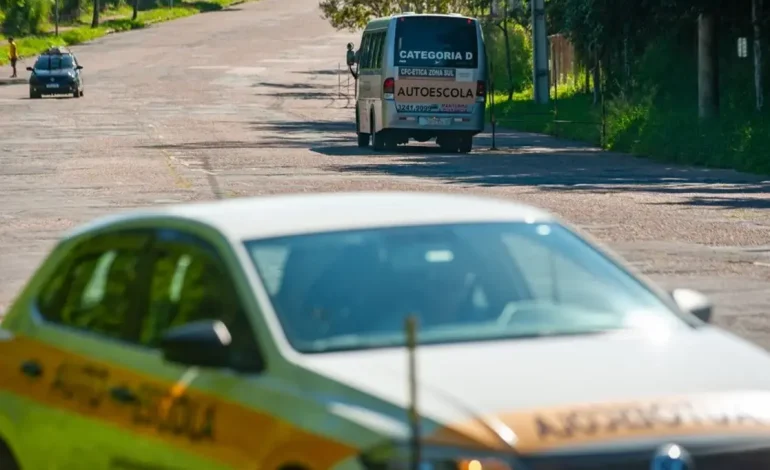 Nova legislação da CNH causa demissão de 20% dos trabalhadores em autoescolas no RS