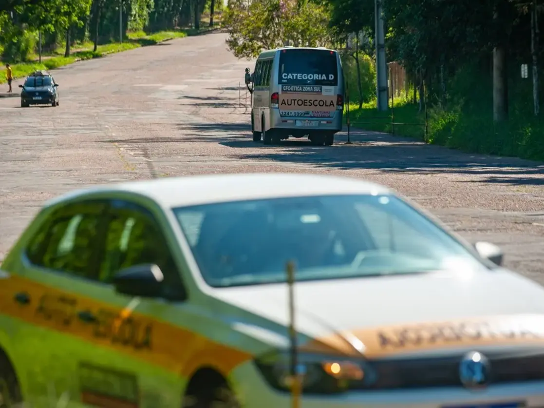 Nova legislação da CNH causa demissão de 20% dos trabalhadores em autoescolas no RS