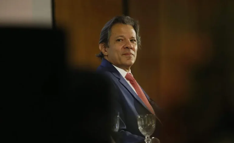Ministro Haddad anuncia saída da Fazenda em janeiro e destaca importância do sucessor