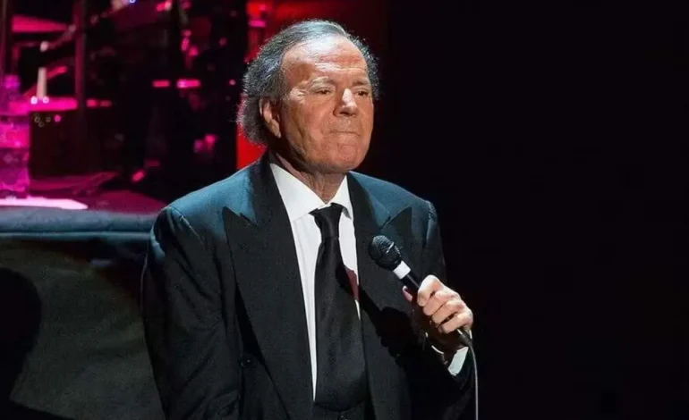 Julio Iglesias nega acusações de assédio