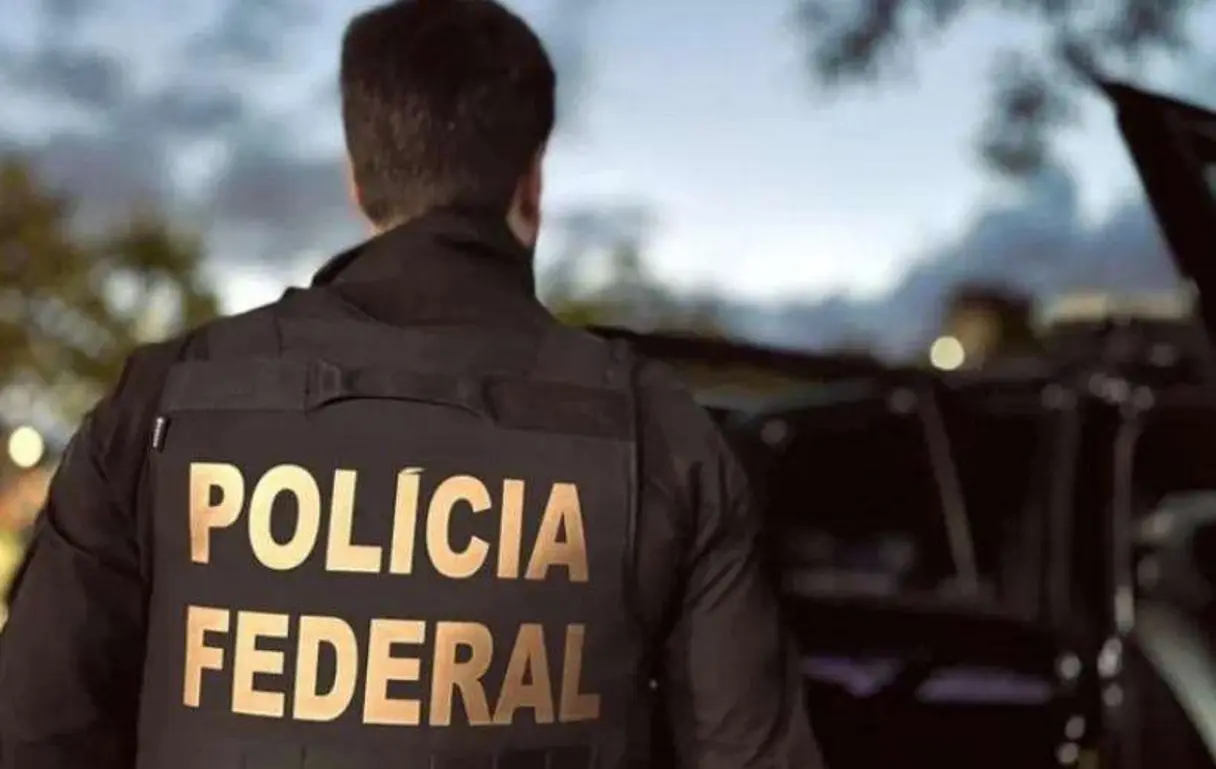 Delegados da Polícia Federal divulgaram nota oficial criticando decisões do Supremo Tribunal Federal (STF), expressando ‘legítima perplexidade institucional’ após manifestação sobre deliberação do ministro Dias Toffoli.