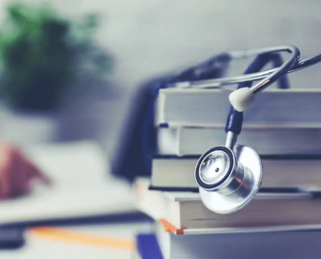 MEC Reprova 107 Cursos de Medicina no Enamed 2025 e Aplica Sanções Severas
