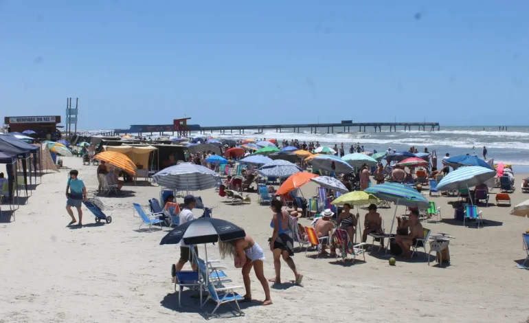 Paleta Atlântida reúne 180 mil pessoas no maior churrasco de praia do mundo