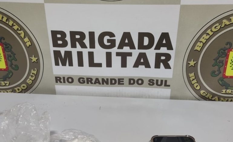 Tolerância zero ao tráfico: Brigada Militar apreende drogas e apreende adolescente em Encantado