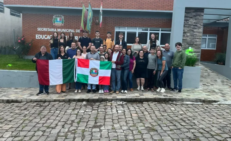Estudantes de Progresso embarcam para intercâmbio cultural de 30 dias na Itália