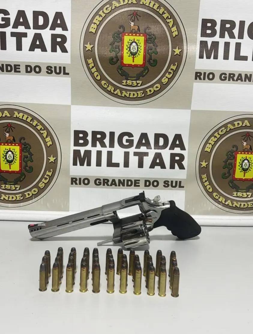 Brigada Militar prende homem com arma furtada e evita feminicídio em Paverama