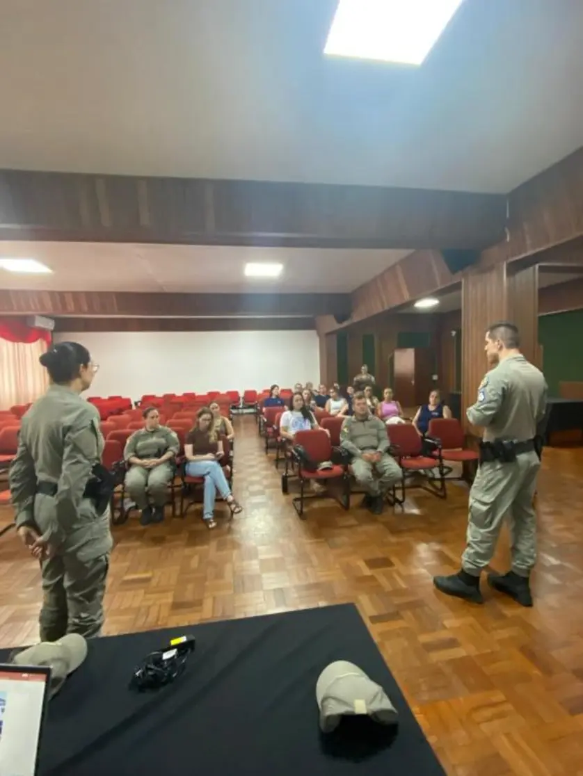 Operação Volta às Aulas reforça segurança em escolas de Encantado
