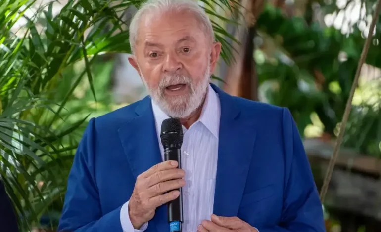 Lula afirma que o governo apresentará solução para o endividamento de famílias brasileiras
