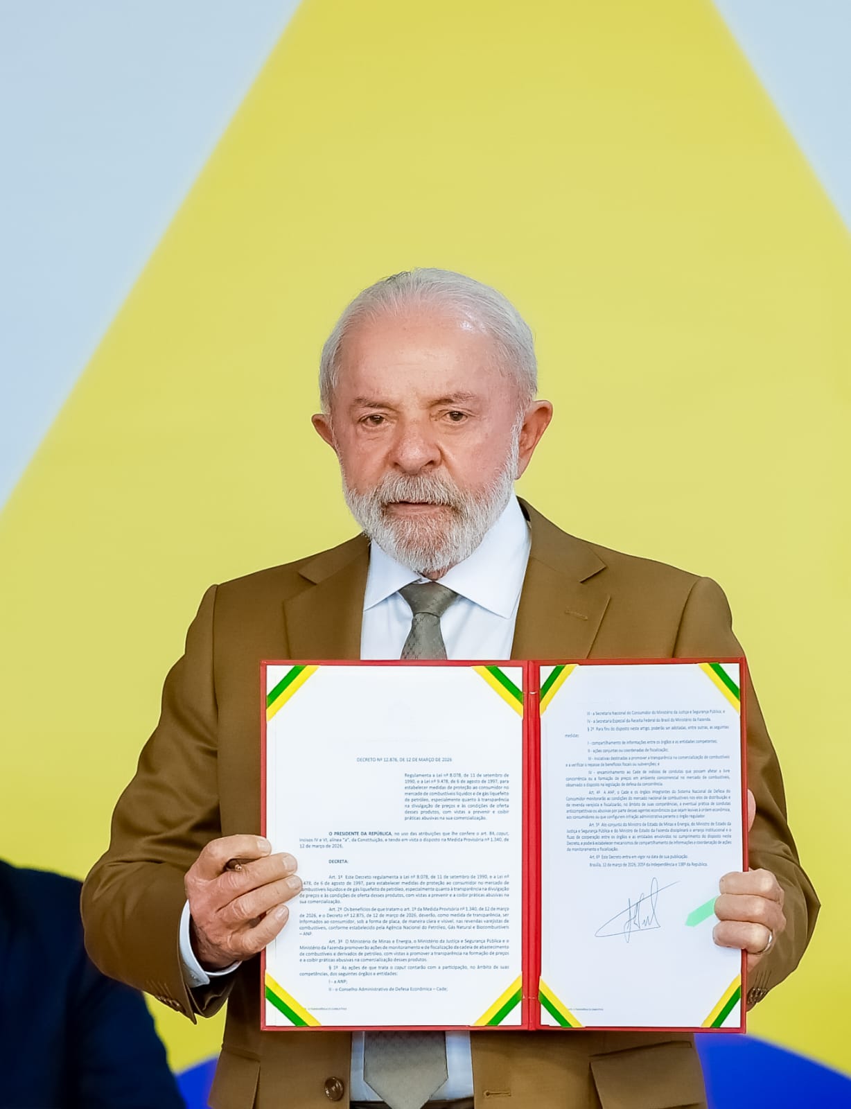 Governo zera PIS e Cofins do diesel para conter alta do combustível