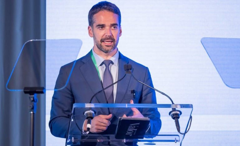 “Se me deixarem ter a bola no pé, entro em campo e ganho esse jogo”, diz Eduardo Leite sobre disputa à Presidência