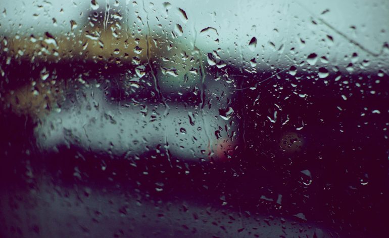 Frente fria avança e aumenta risco de temporais no RS, com vento forte e granizo