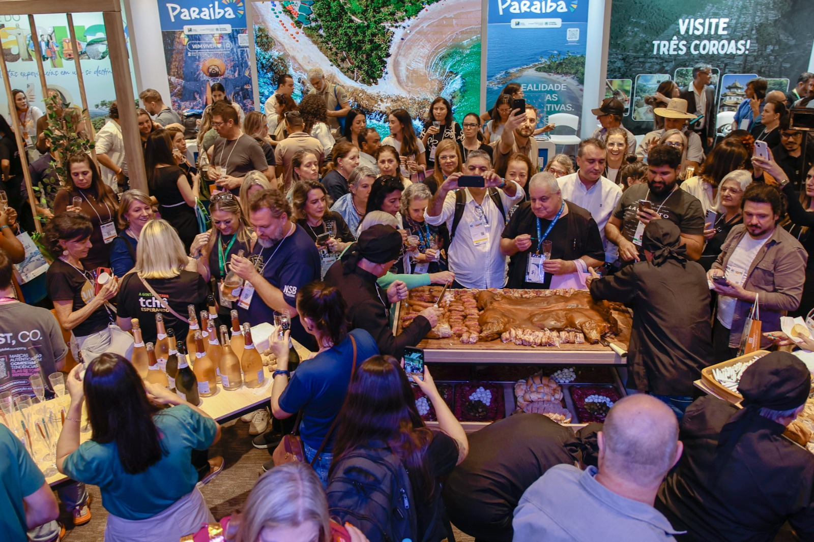 Vale do Taquari lança TURISVALES 2026 e divulga Suinofest durante a UGART, em Porto Alegre