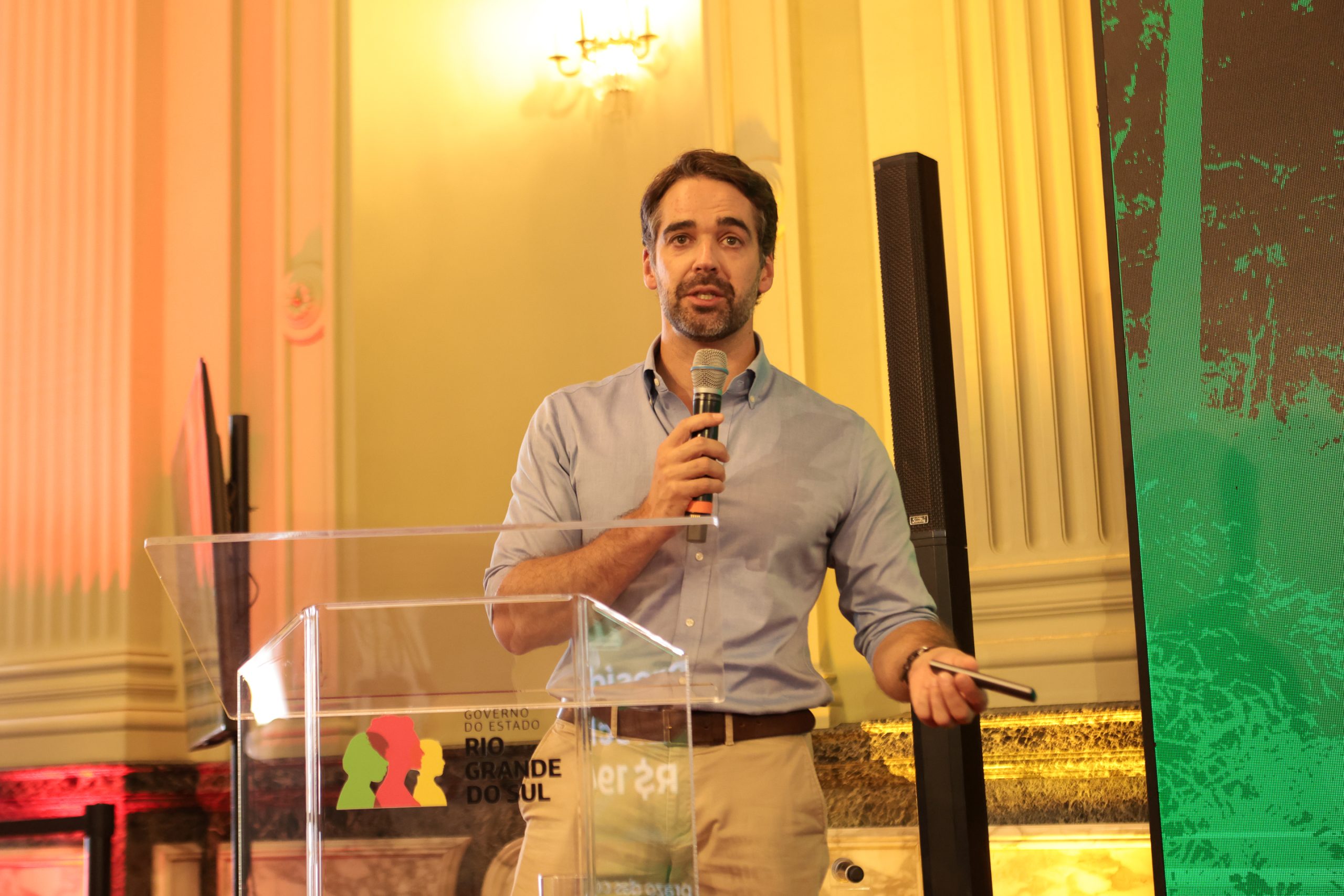 Manifesto pede candidatura de Eduardo Leite à Presidência