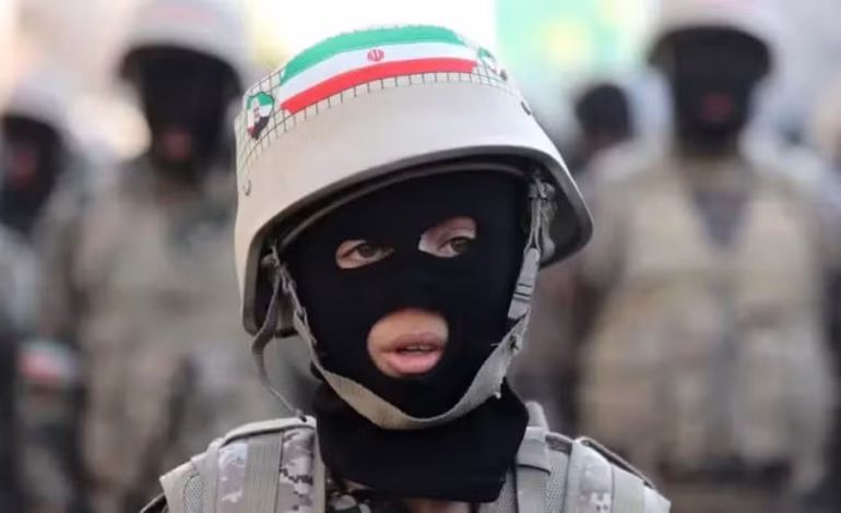 Irã é acusado de usar crianças em funções de segurança durante guerra