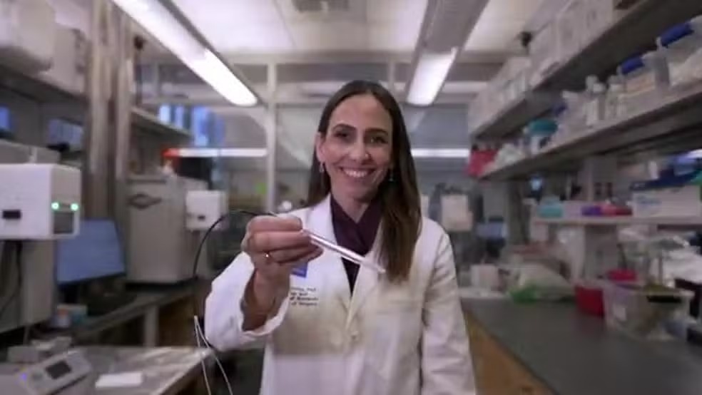 Cientista brasileira desenvolve caneta capaz de detectar tumores em segundos e revolucionar tratamento do câncer