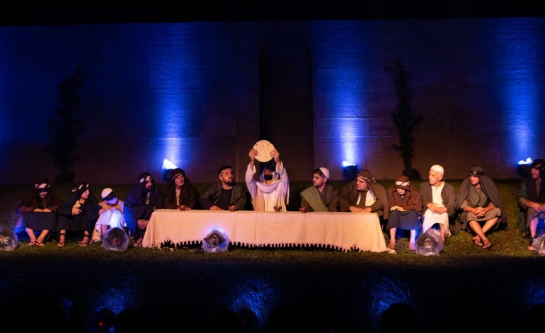 Paixão de Cristo de Muçum reúne mais de 7 mil pessoas e encerra edição marcada por inovação e emoção